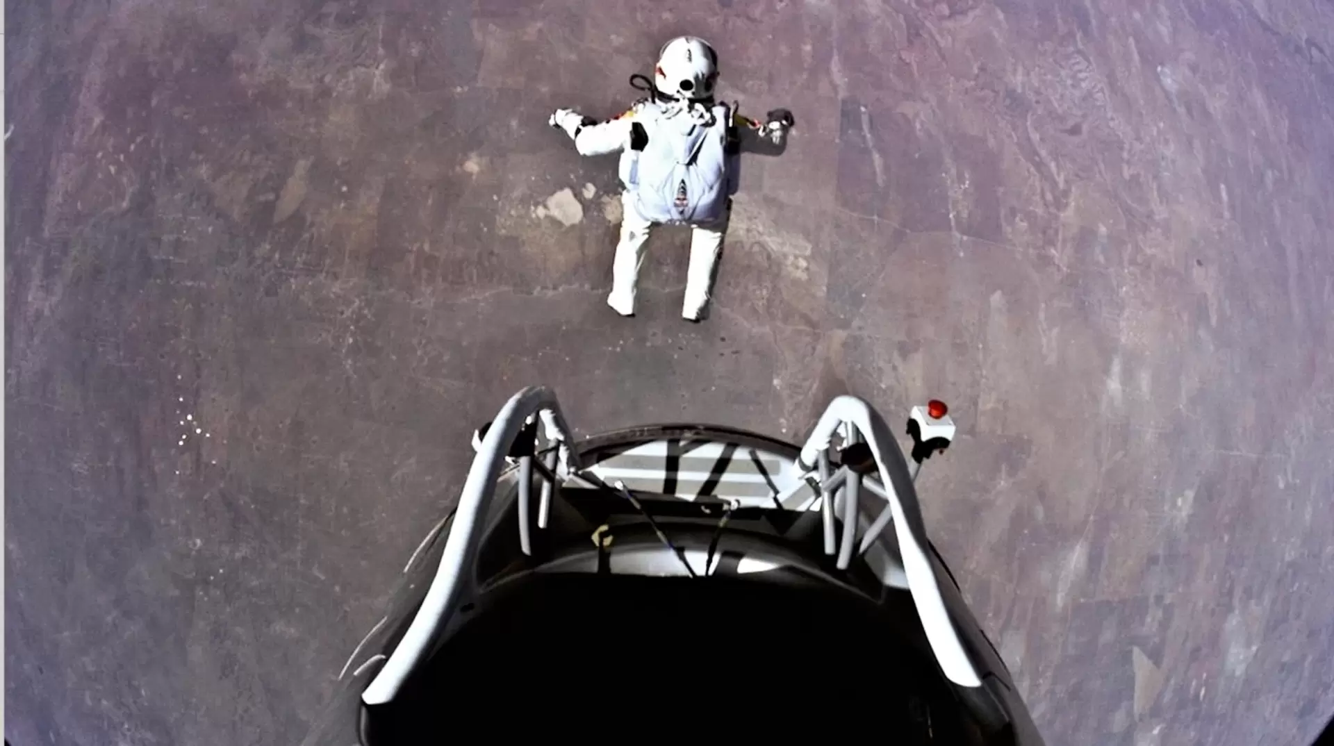 jump from stratoshphere in Red Bull company's advertisement