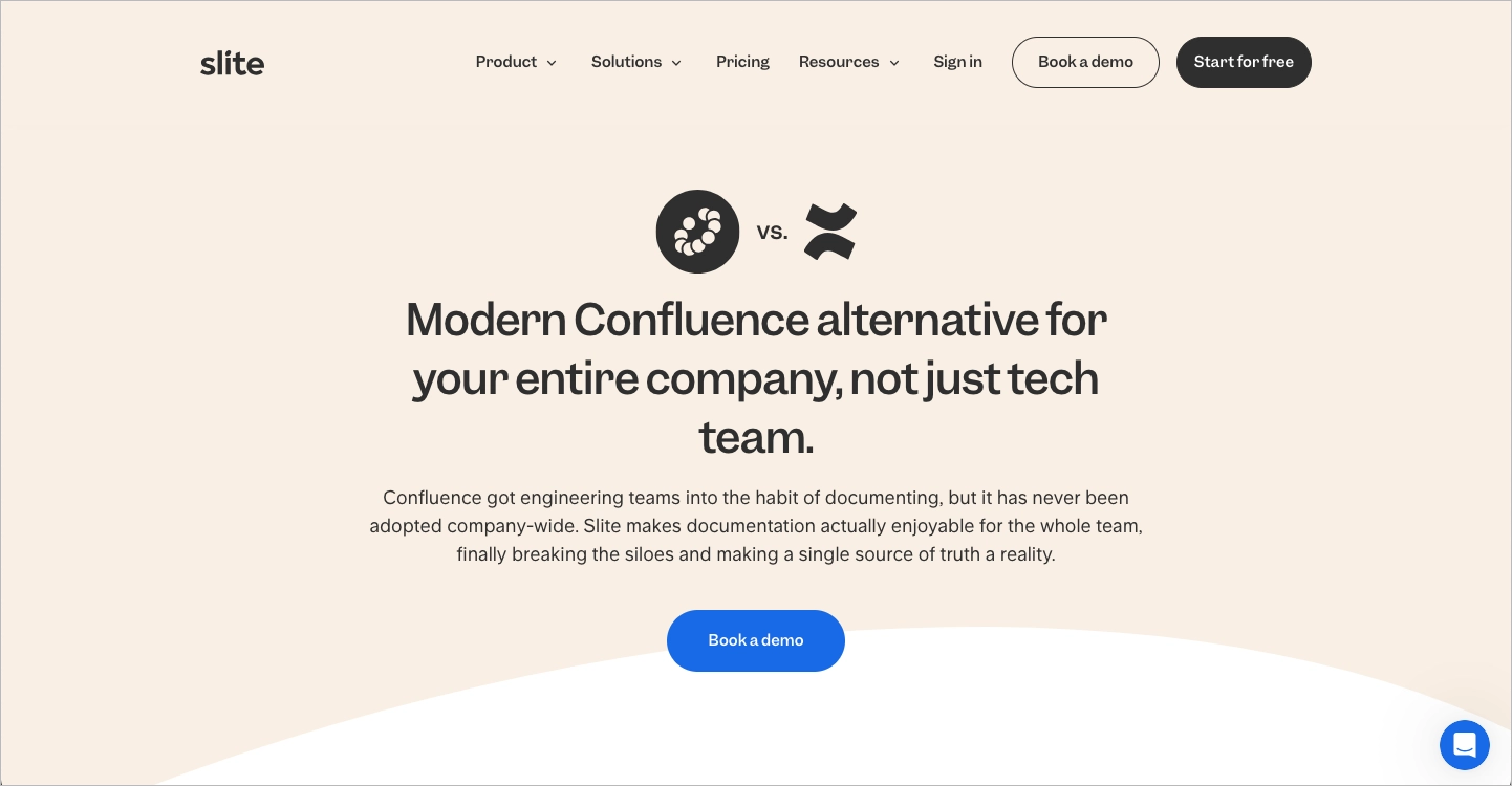 przykład landing page'y z porównaniem Slite i Confluence